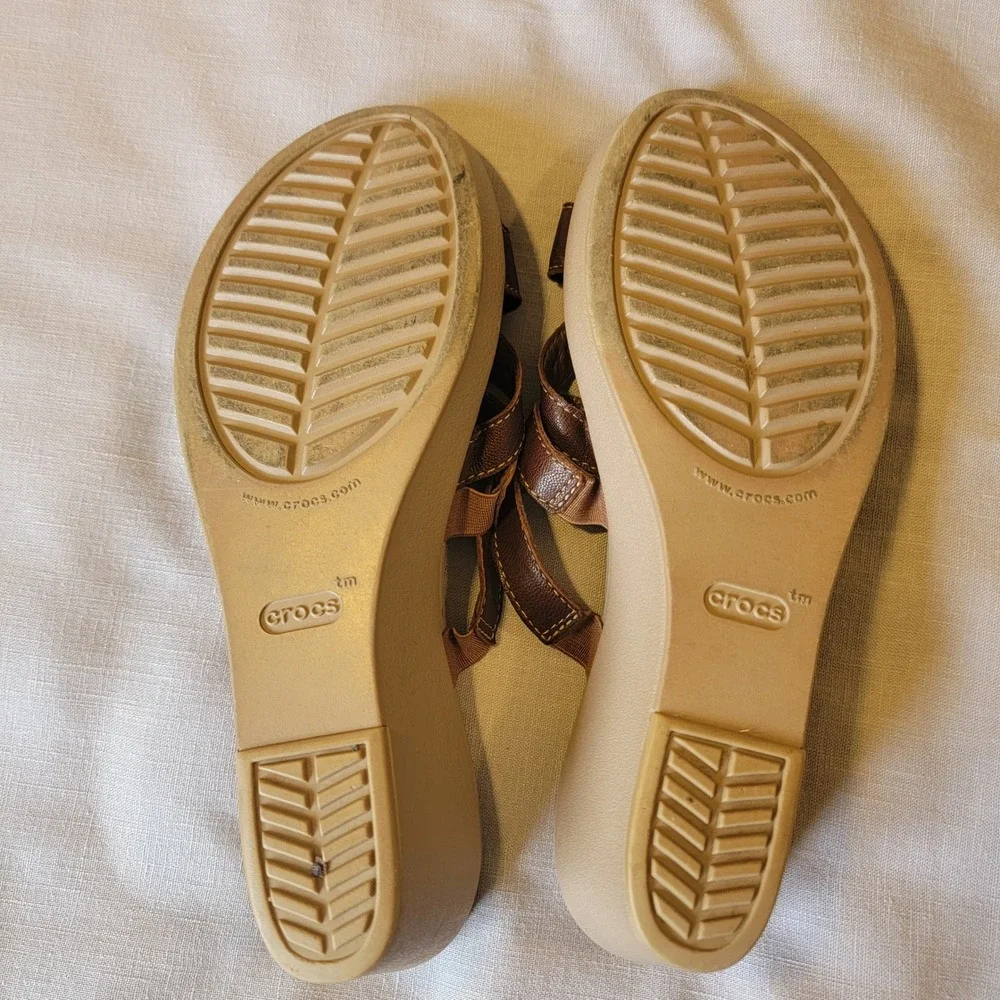 Crocs‎ Leigh-Ann Mini Wedge Espresso Mushroom Strappy Mules Sandals Brown Tan 8